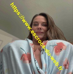 AnnabellePeaches27.jpg