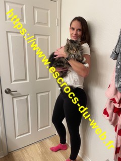 AnnabellePeaches8.jpg